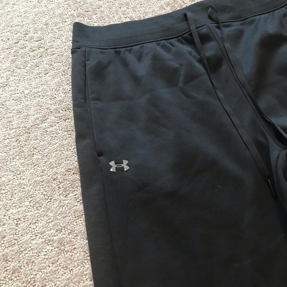 Under Armour Women’s Black Fleece Jogger Pants (Medium) - Picture 2 of 12